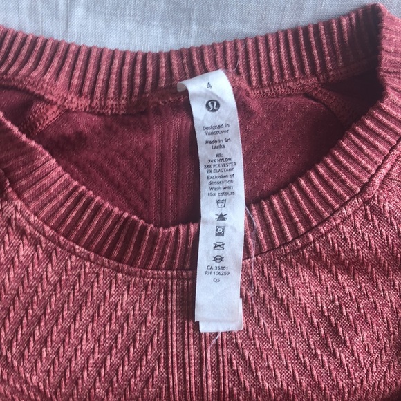 Lululemon running top - Picture 3 of 4